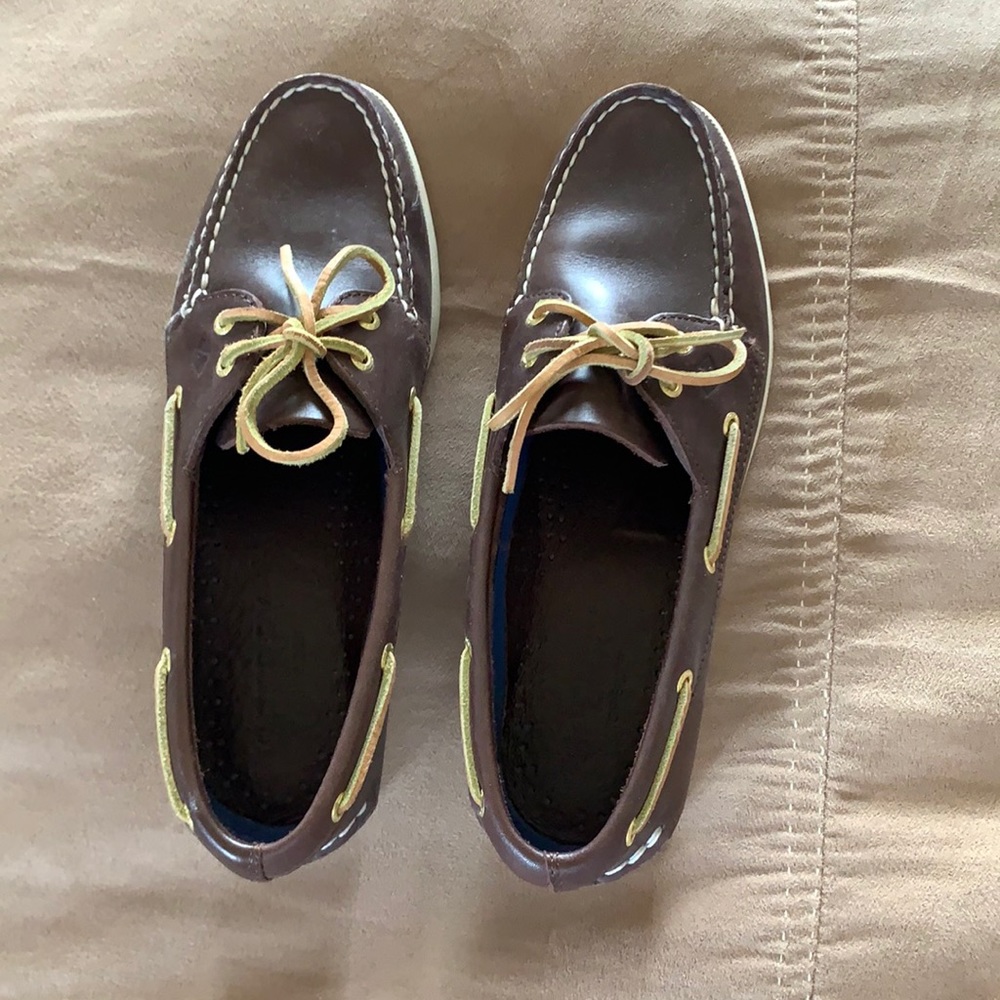 Sperry 9 narrow boat shoes